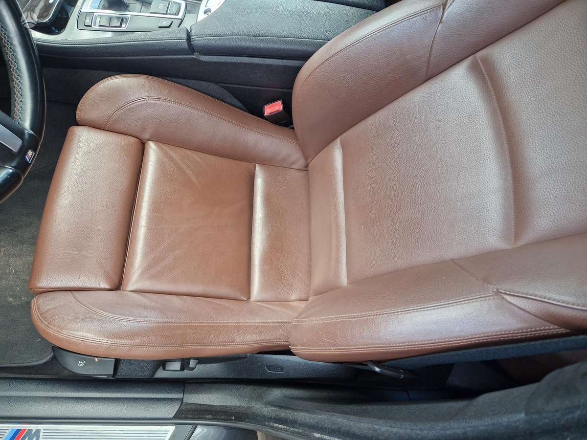 BMW 528, Седан