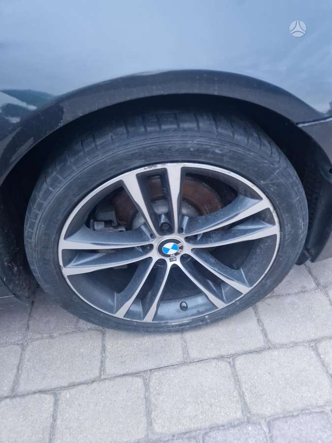 BMW 528, saloon / sedan