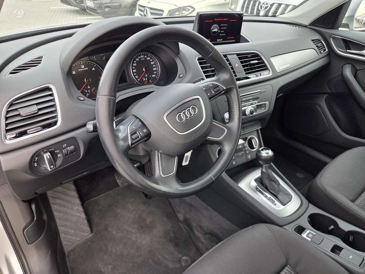 Audi Q3, 2.0 l., Хэтчбек