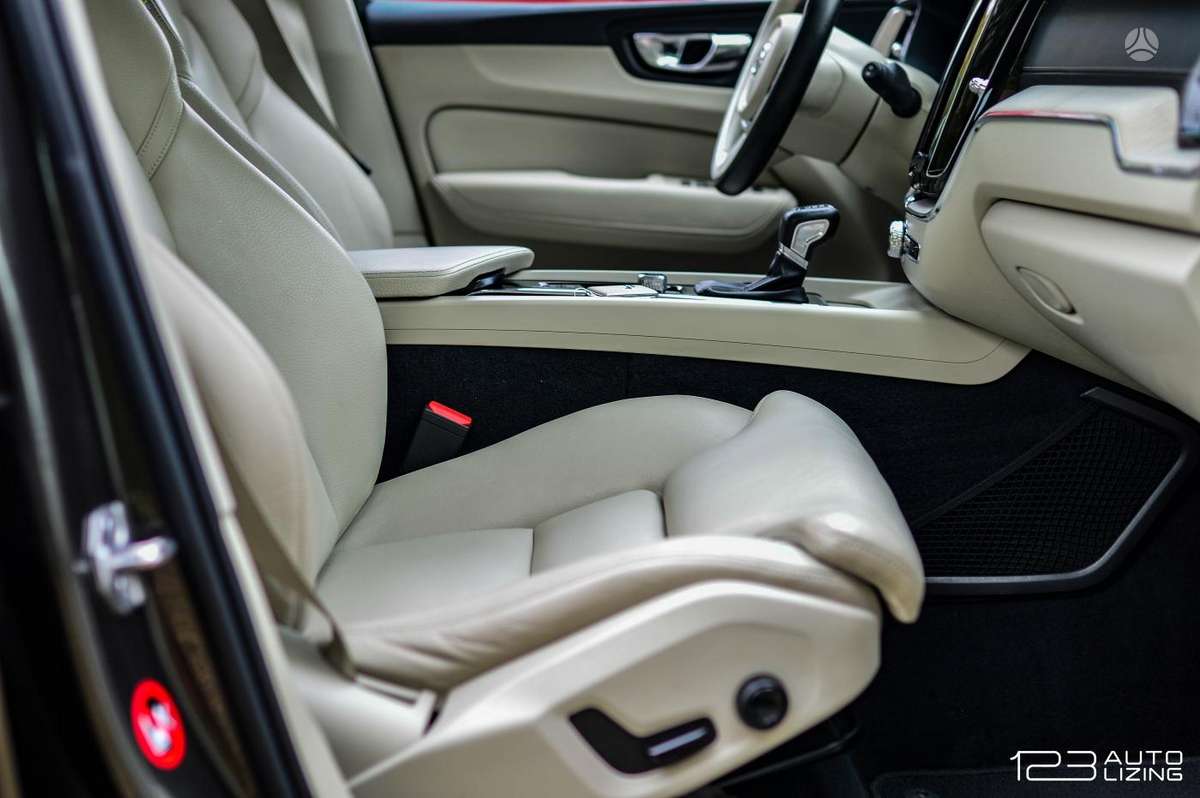 Volvo XC60, 2.0 l., Внедорожник / Кроссовер