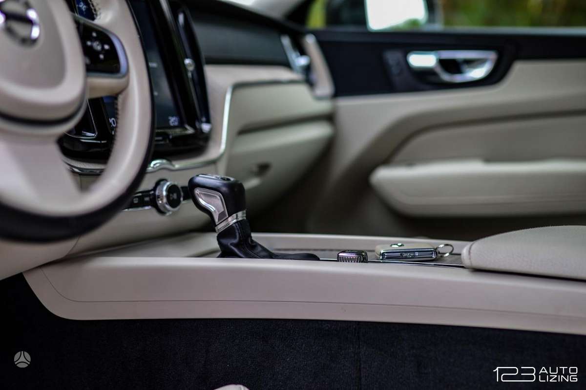 Volvo XC60, 2.0 l., Внедорожник / Кроссовер