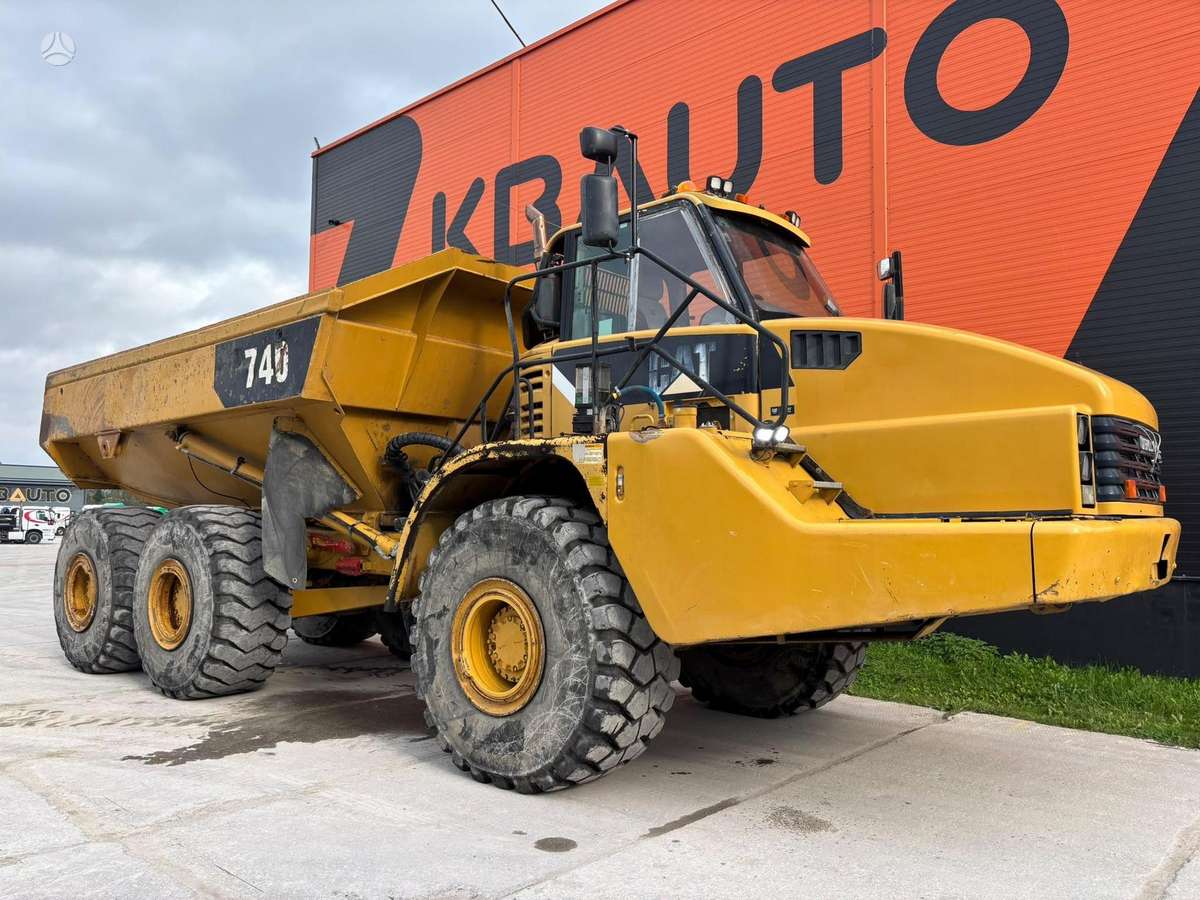 Caterpillar 740 6x6, самосвалы