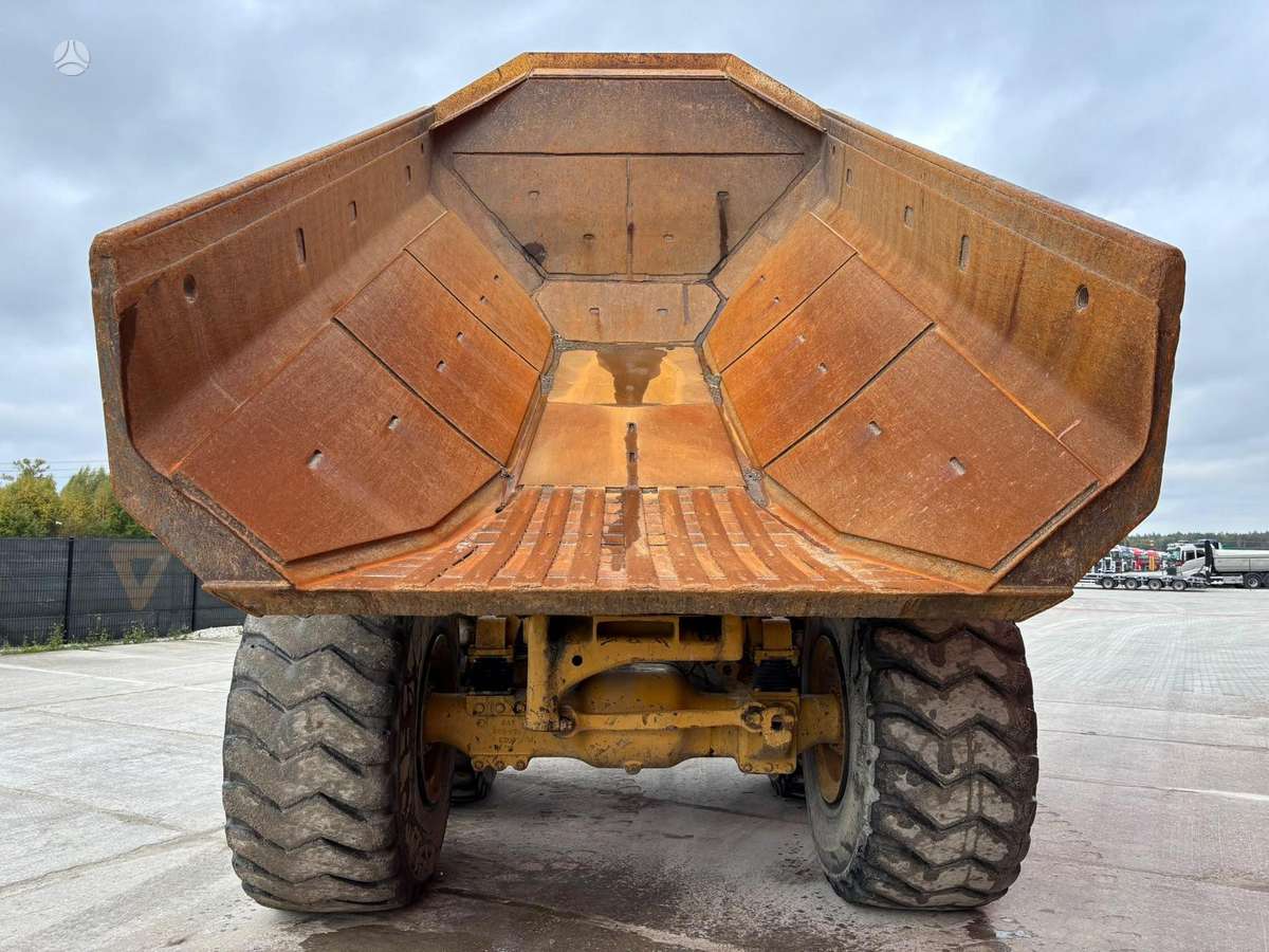 Caterpillar 740 6x6, самосвалы