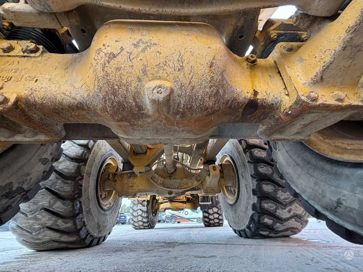 Caterpillar 740 6x6, самосвалы