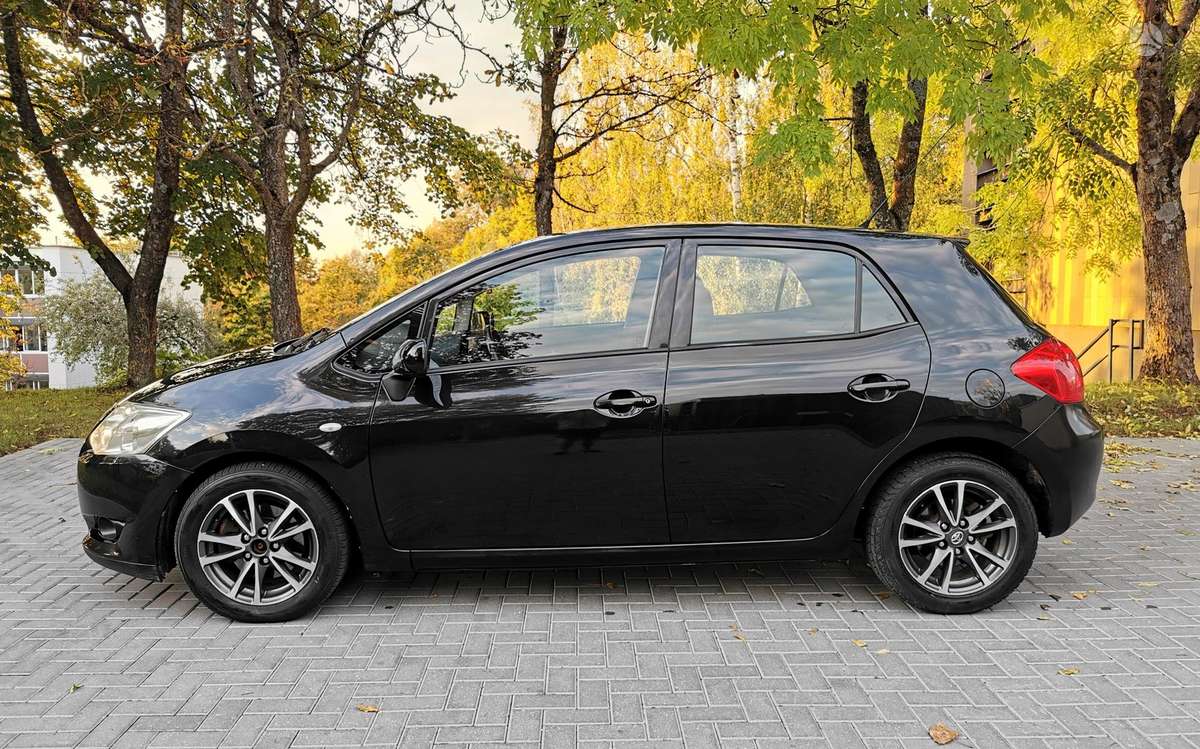 Toyota Auris, 2.0 l., hečbekas