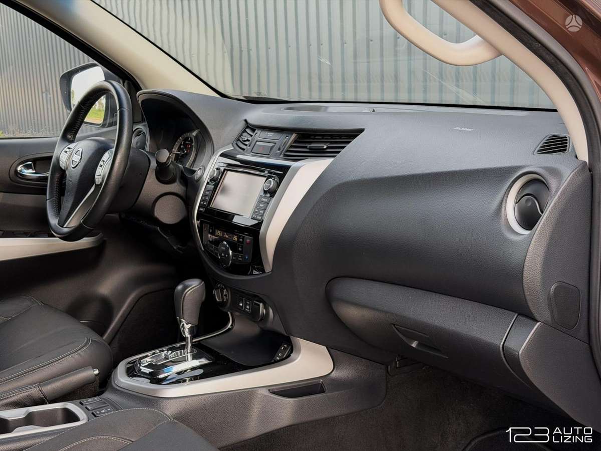 Nissan Navara, 2.3 l., pick-up