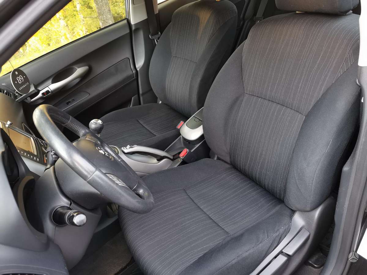 Toyota Auris, 2.0 l., hečbekas