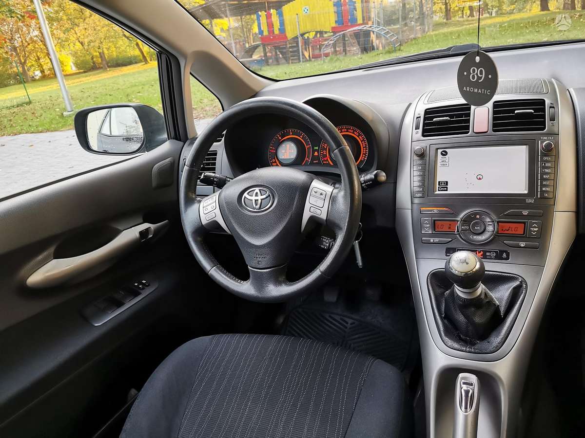 Toyota Auris, 2.0 l., hečbekas
