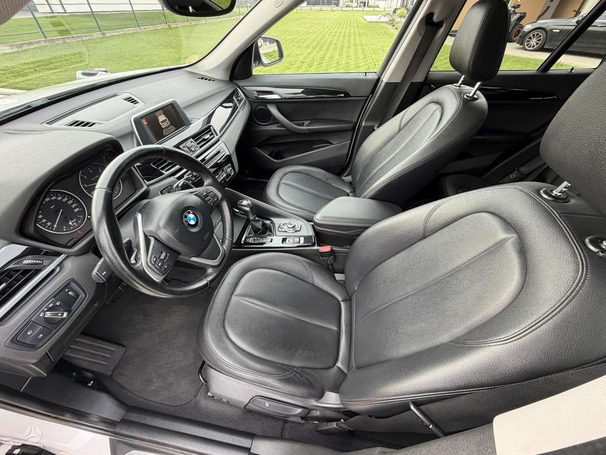 BMW X1, 2.0 l., off-road / crossover