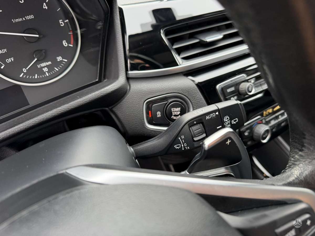 BMW X1, 2.0 l., off-road / crossover