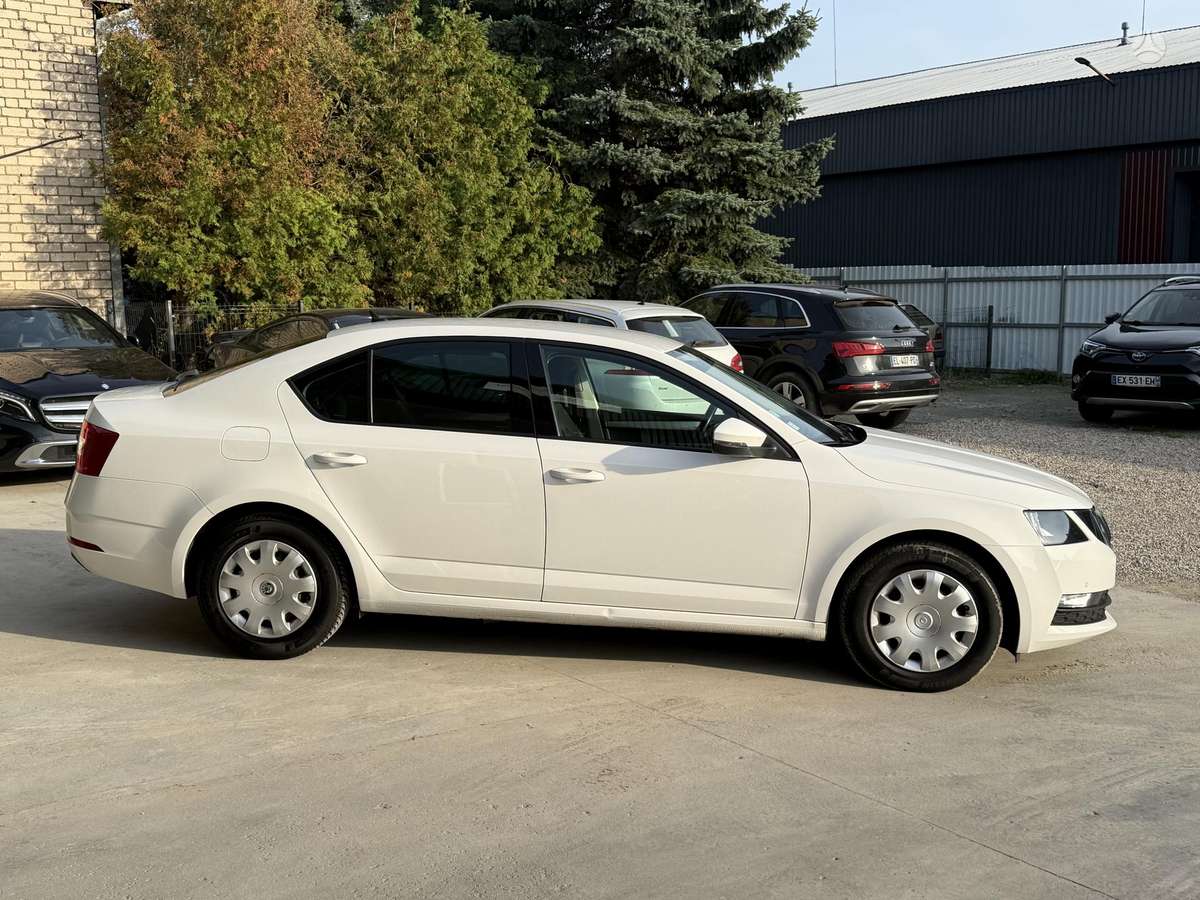 Skoda Octavia, 1.6 l., hatchback