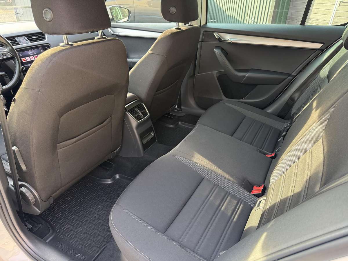 Skoda Octavia, 1.6 l., hatchback