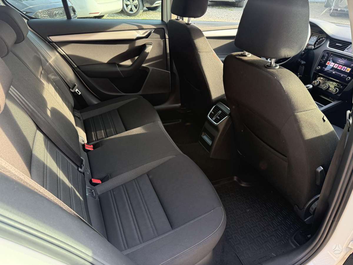 Skoda Octavia, 1.6 l., hatchback