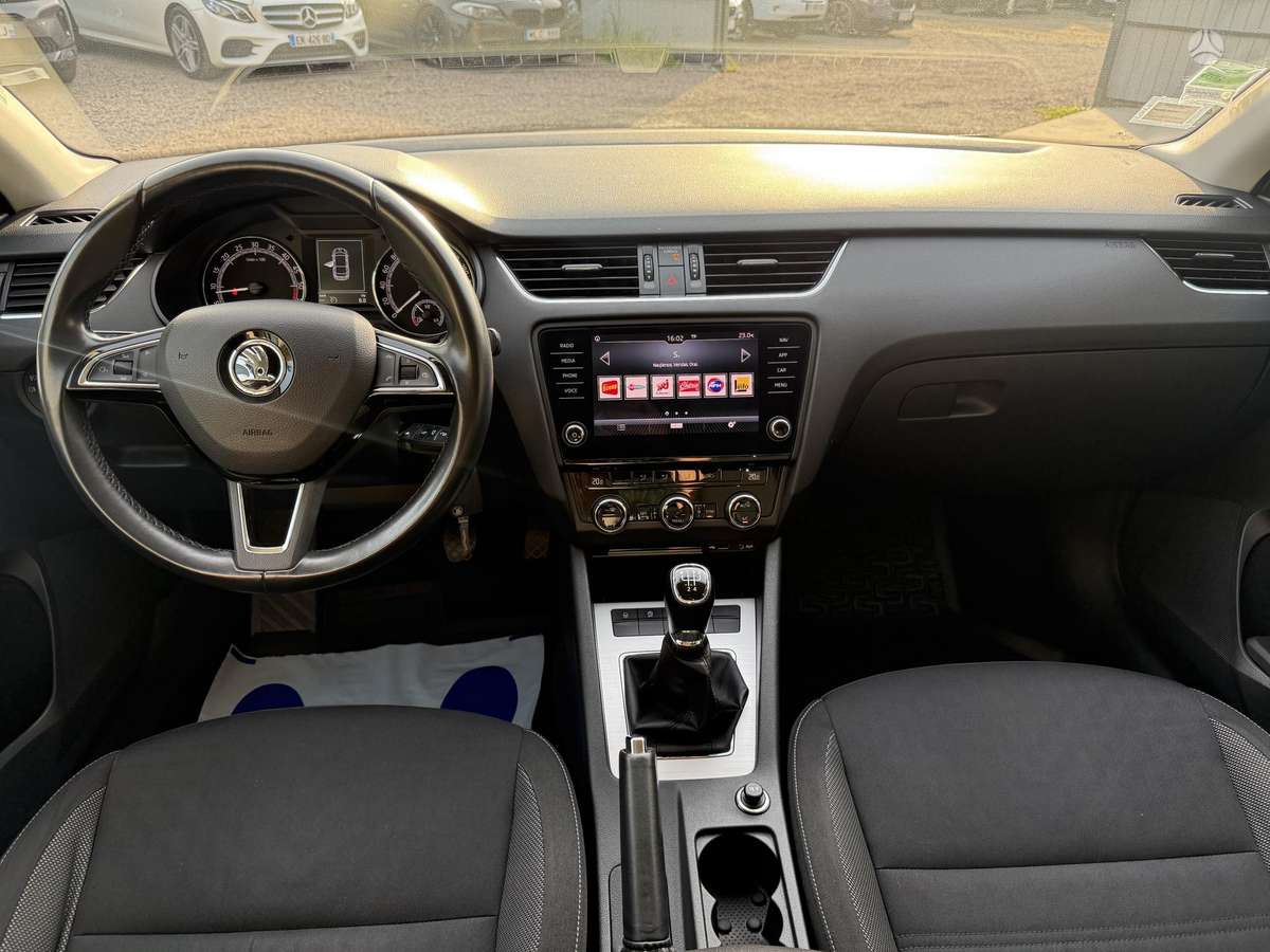 Skoda Octavia, 1.6 l., hatchback