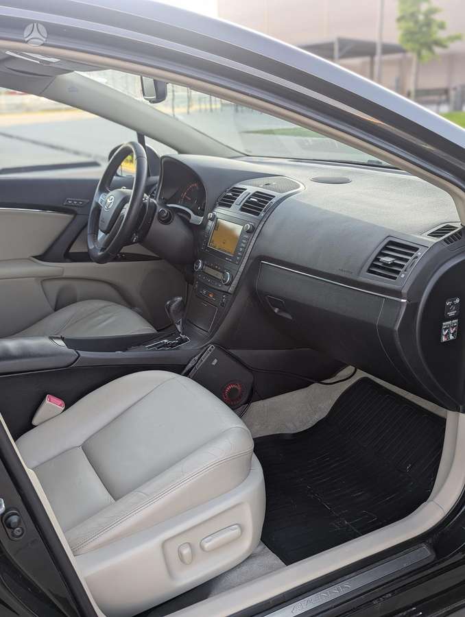 Toyota Avensis, 2.2 l., Универсал
