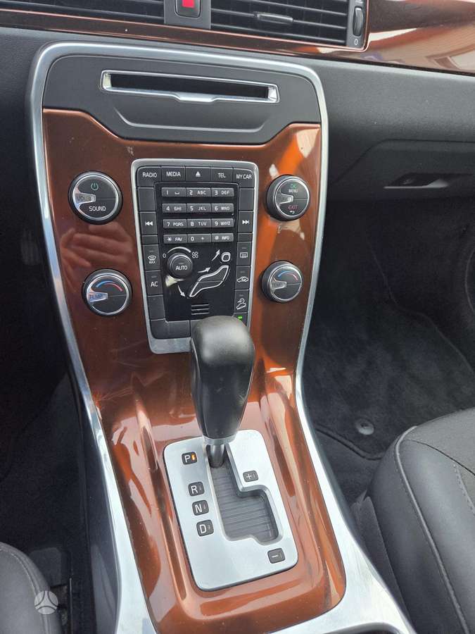 Volvo XC70, 2.4 l., wagon