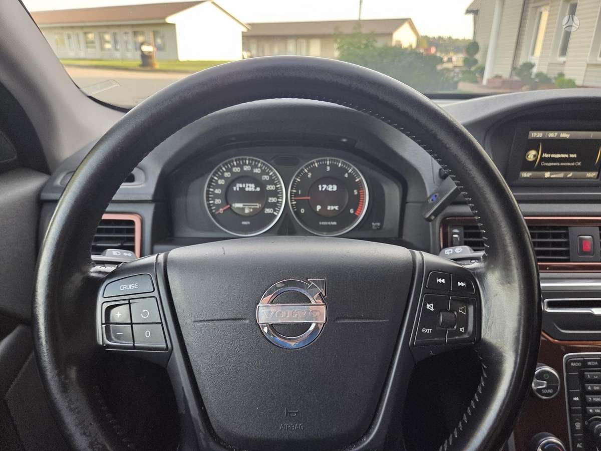 Volvo XC70, 2.4 l., wagon
