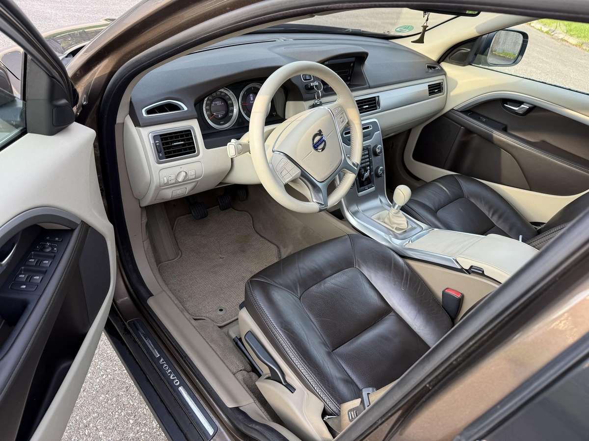Volvo XC70, 2.0 l., Универсал