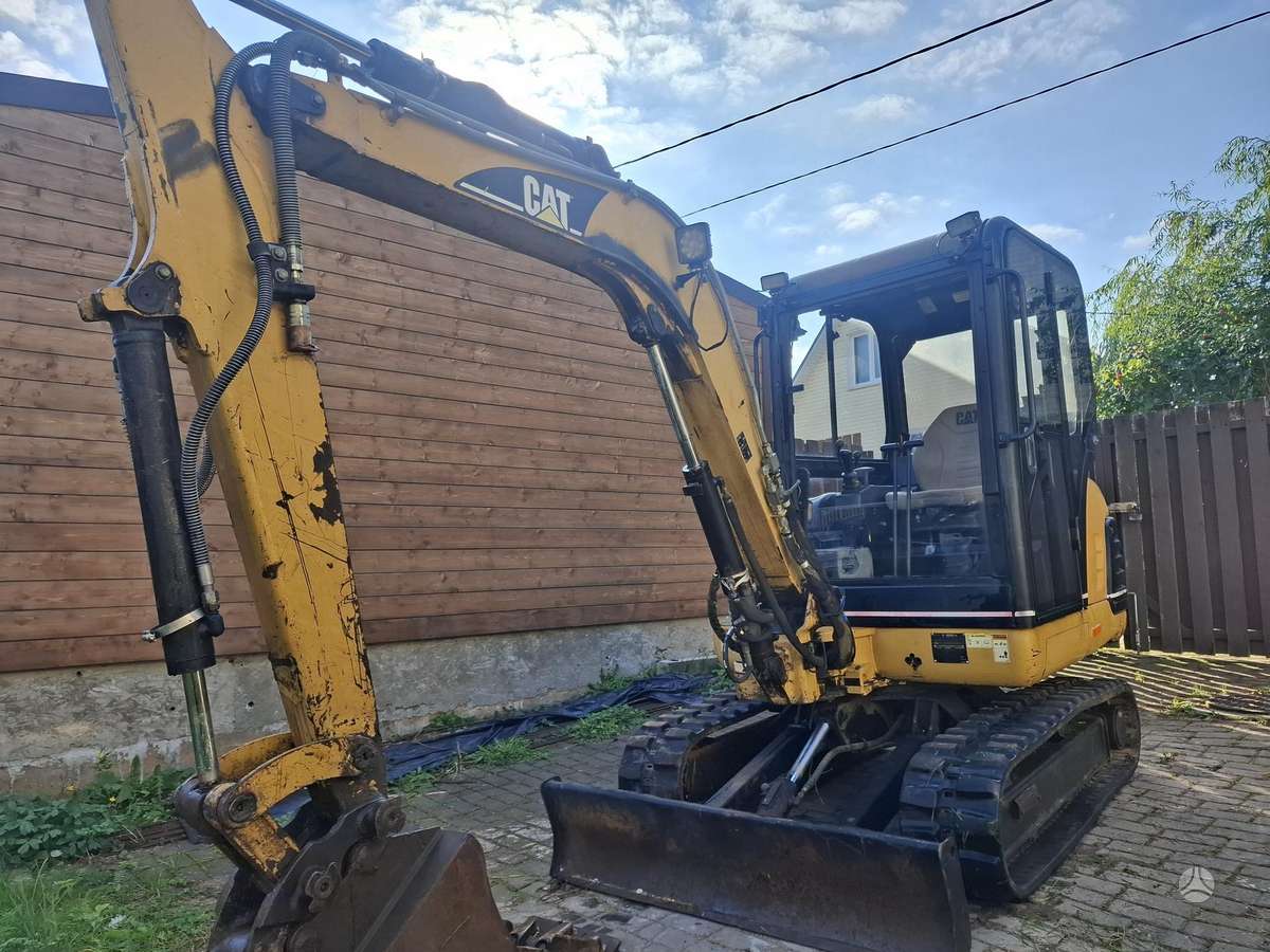 Caterpillar 302.5, mini ekskavatoriai