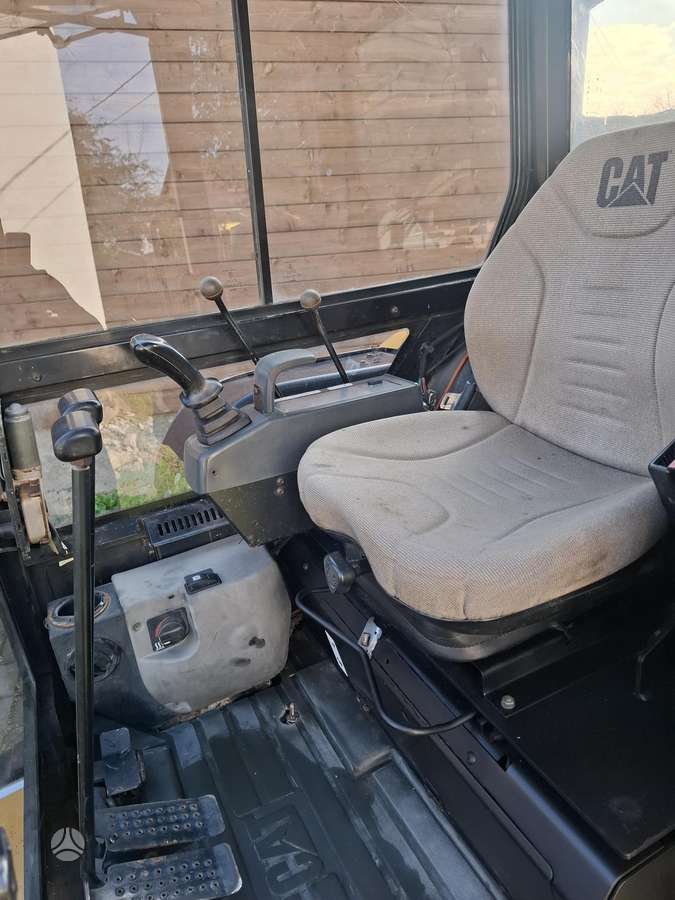 Caterpillar 302.5, мини-экскаваторы