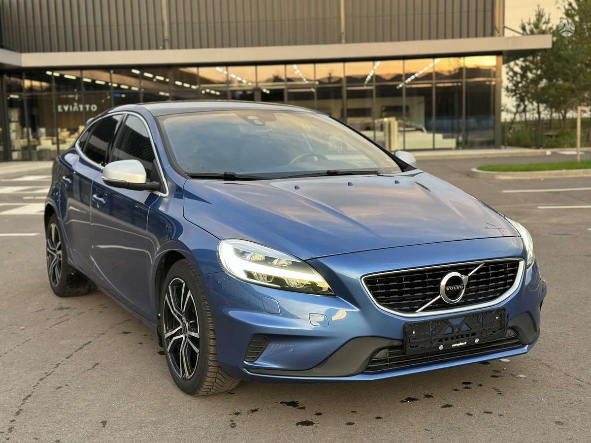 Volvo V40, 2.0 l., hatchback