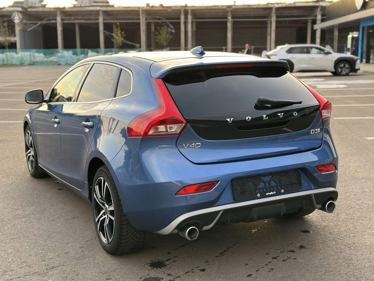 Volvo V40, 2.0 l., hatchback