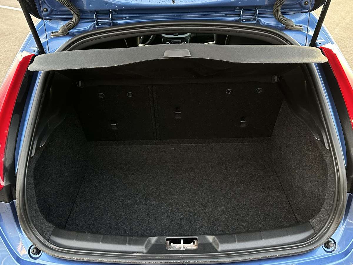 Volvo V40, 2.0 l., Хэтчбек