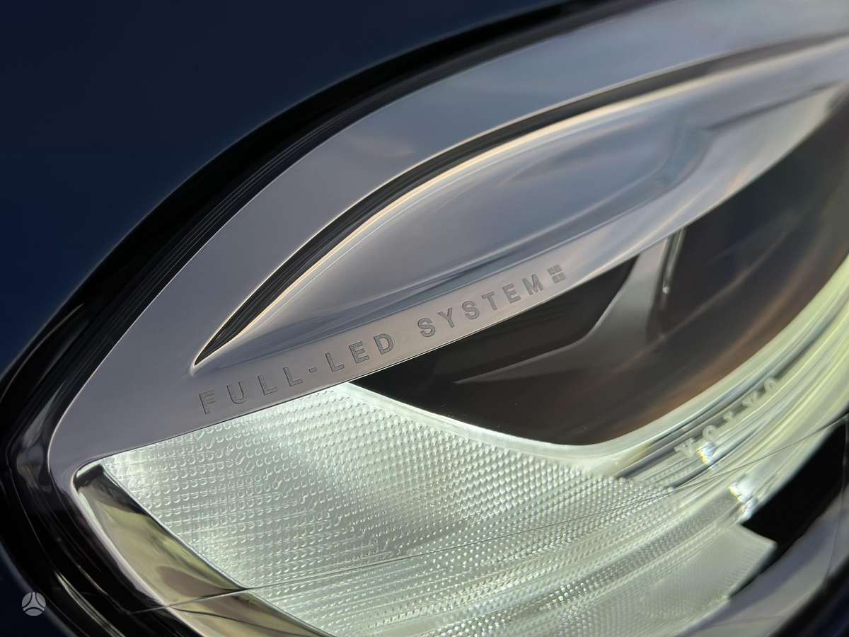 Volvo V40, 2.0 l., Хэтчбек