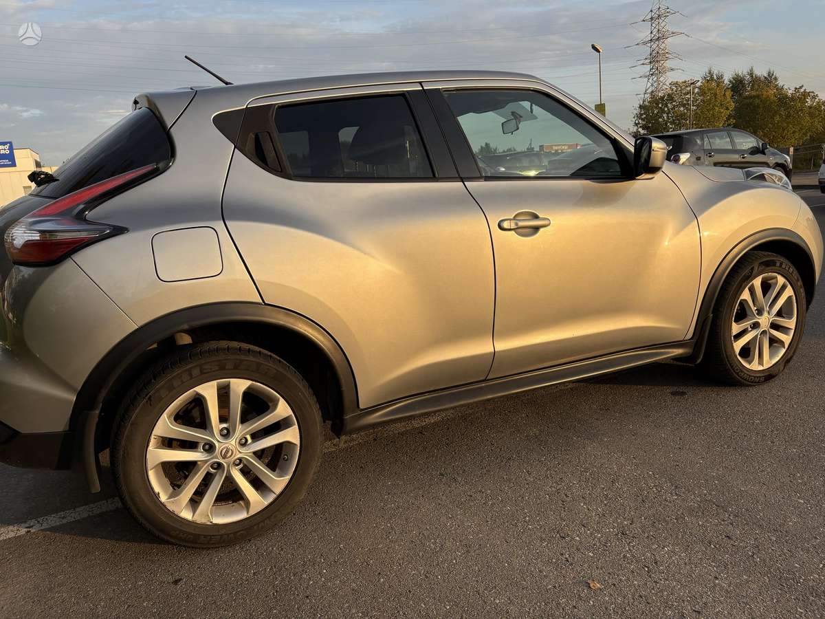 Nissan Juke 2014 — вигляд ззаду