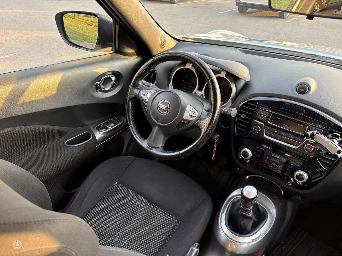 Nissan Juke 2014 — салон
