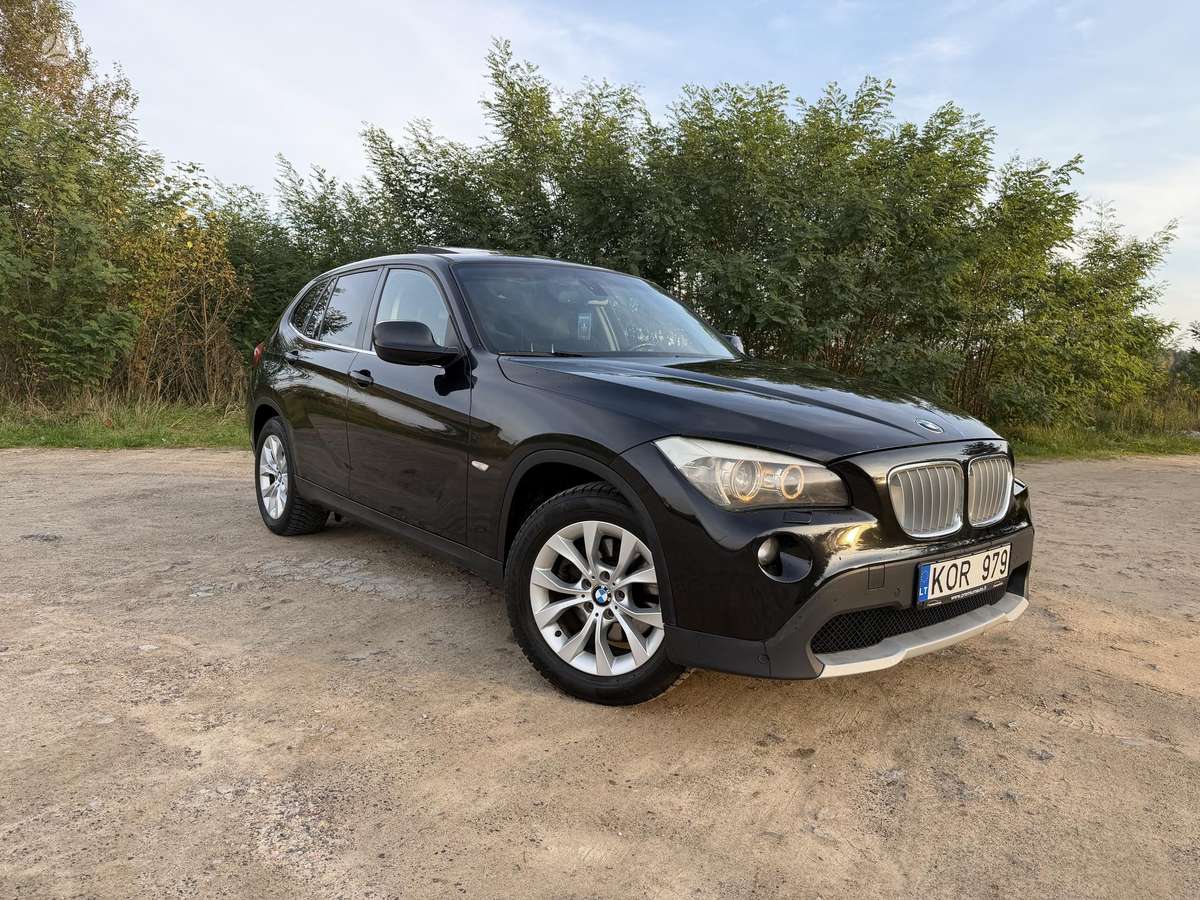 BMW X1, 2.0 l., off-road / crossover