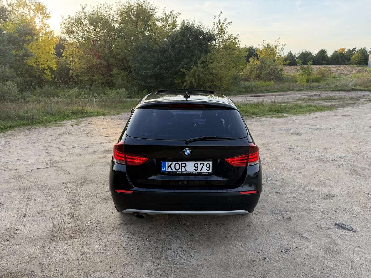 BMW X1, 2.0 l., off-road / crossover