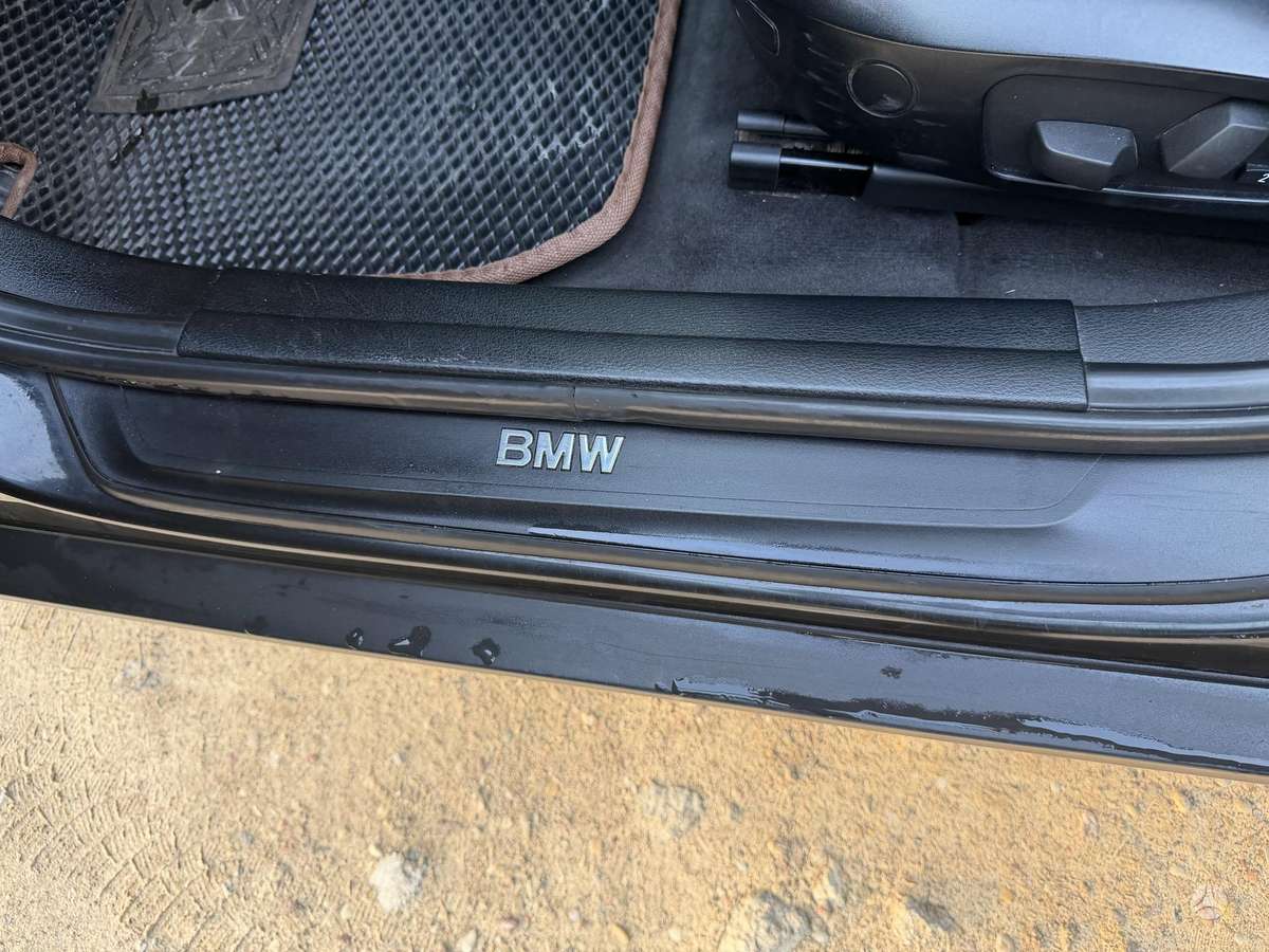 BMW X1, 2.0 l., off-road / crossover