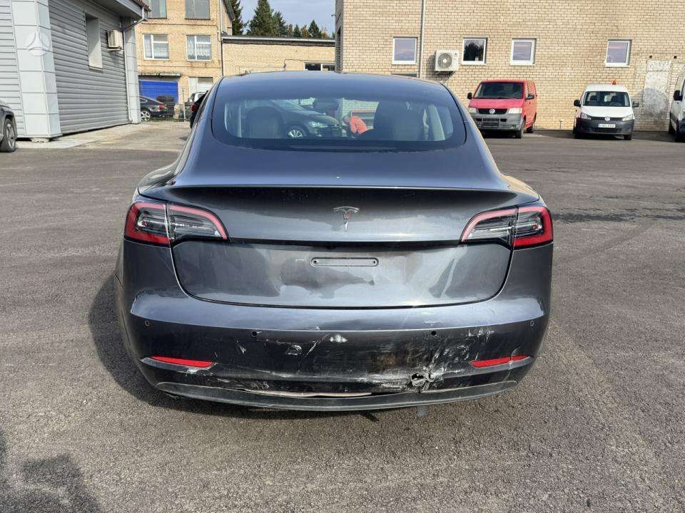 Tesla Model 3, 62 kWh, hatchback