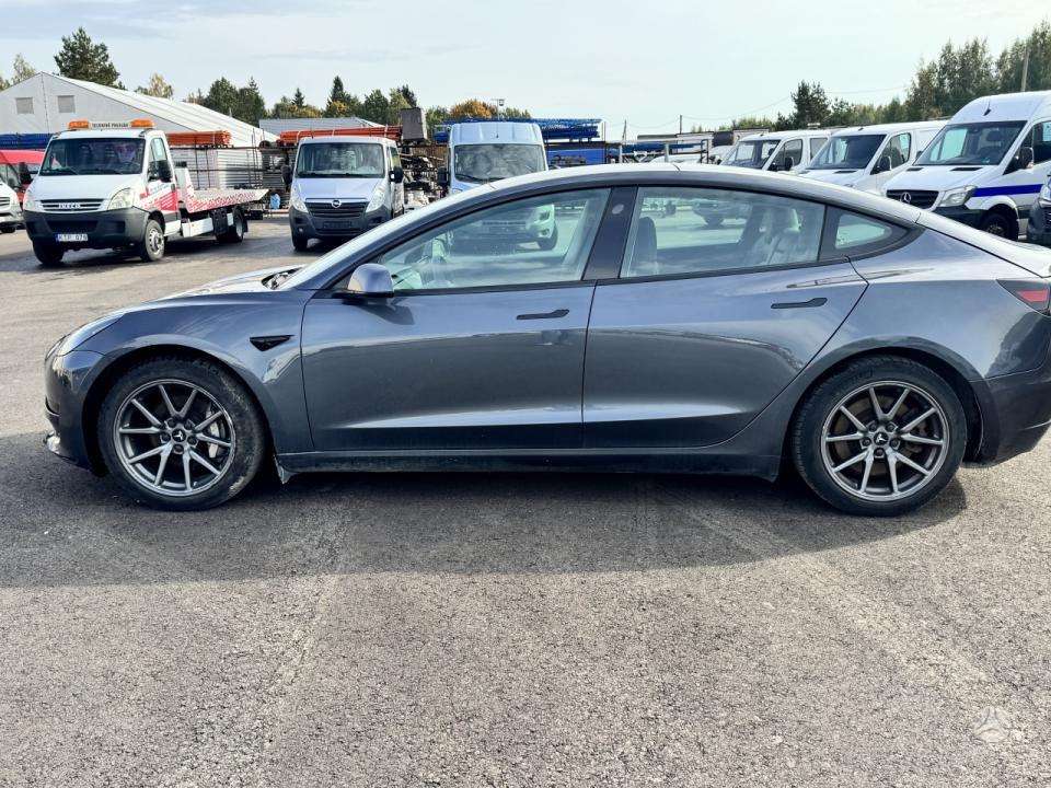 Tesla Model 3, 62 kWh, hatchback
