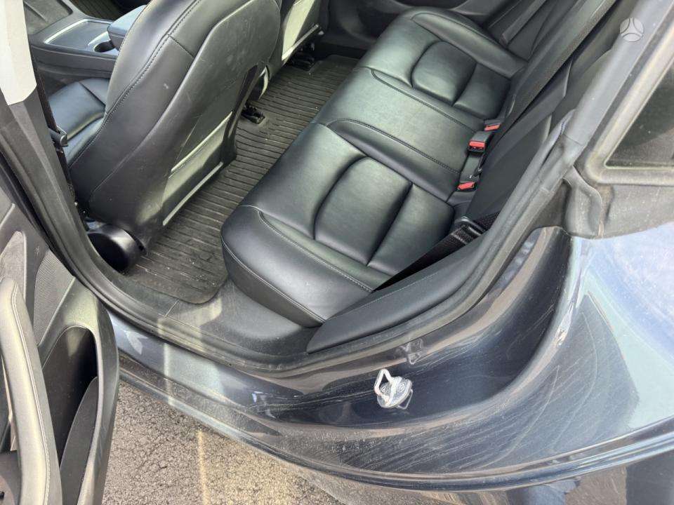 Tesla Model 3, 62 кВт·ч, Хэтчбек
