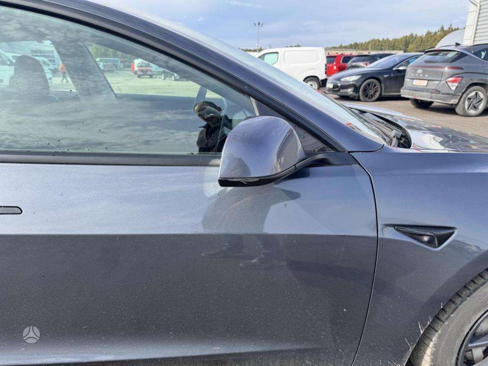 Tesla Model 3, 62 kWh, hatchback