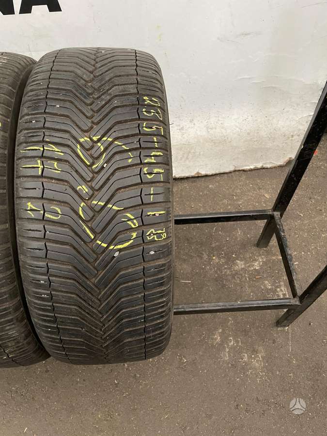 Michelin CrossClimate +, universalios 235/45 R18
