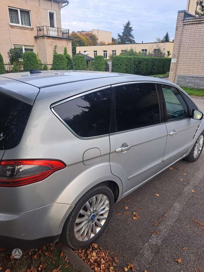 Ford S-MAX, universalas