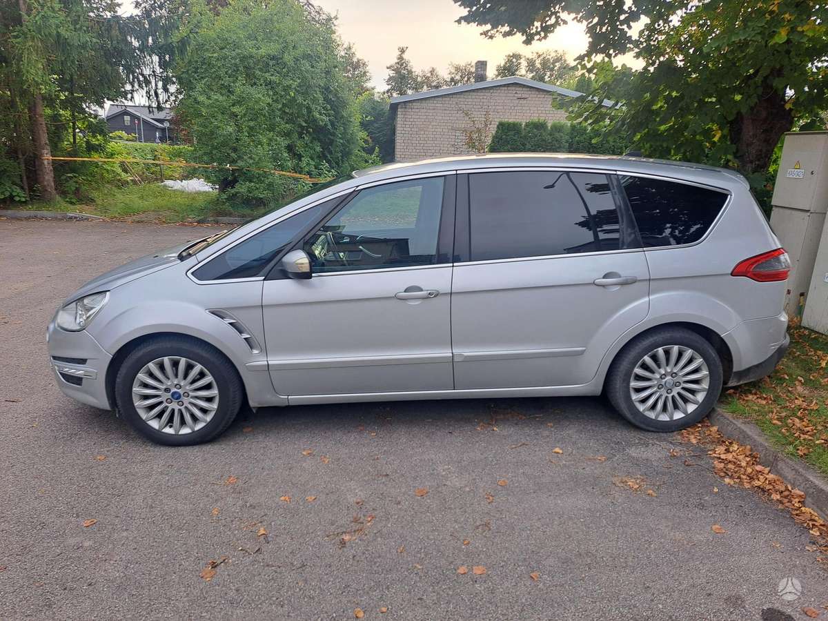 Ford S-MAX, universalas