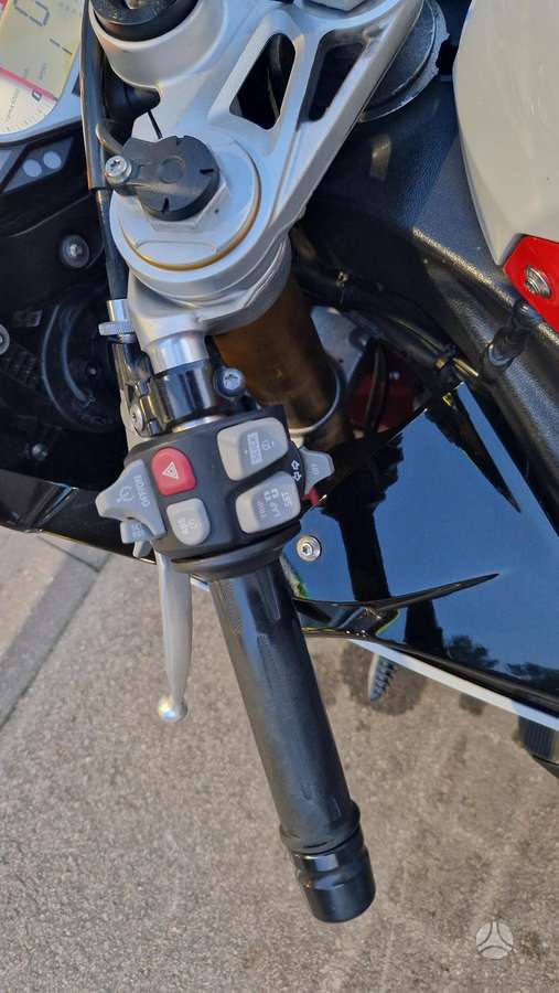 BMW S 1000 RR 999cc, superbikes