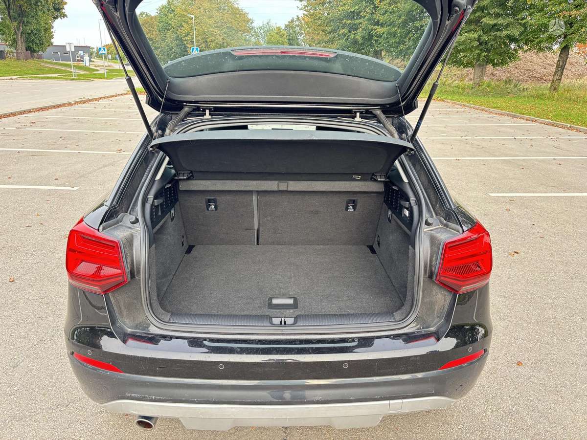 Audi Q2, 1.6 l., Хэтчбек