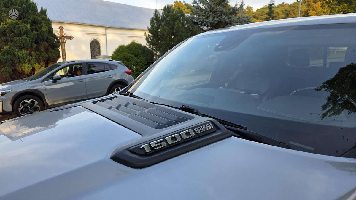 Dodge Ram, 5.7 l., off-road / crossover