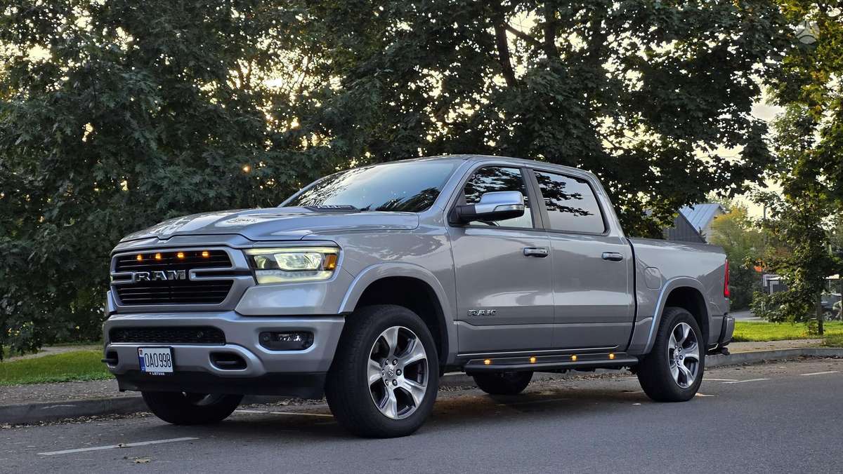 Dodge Ram, 5.7 l., off-road / crossover
