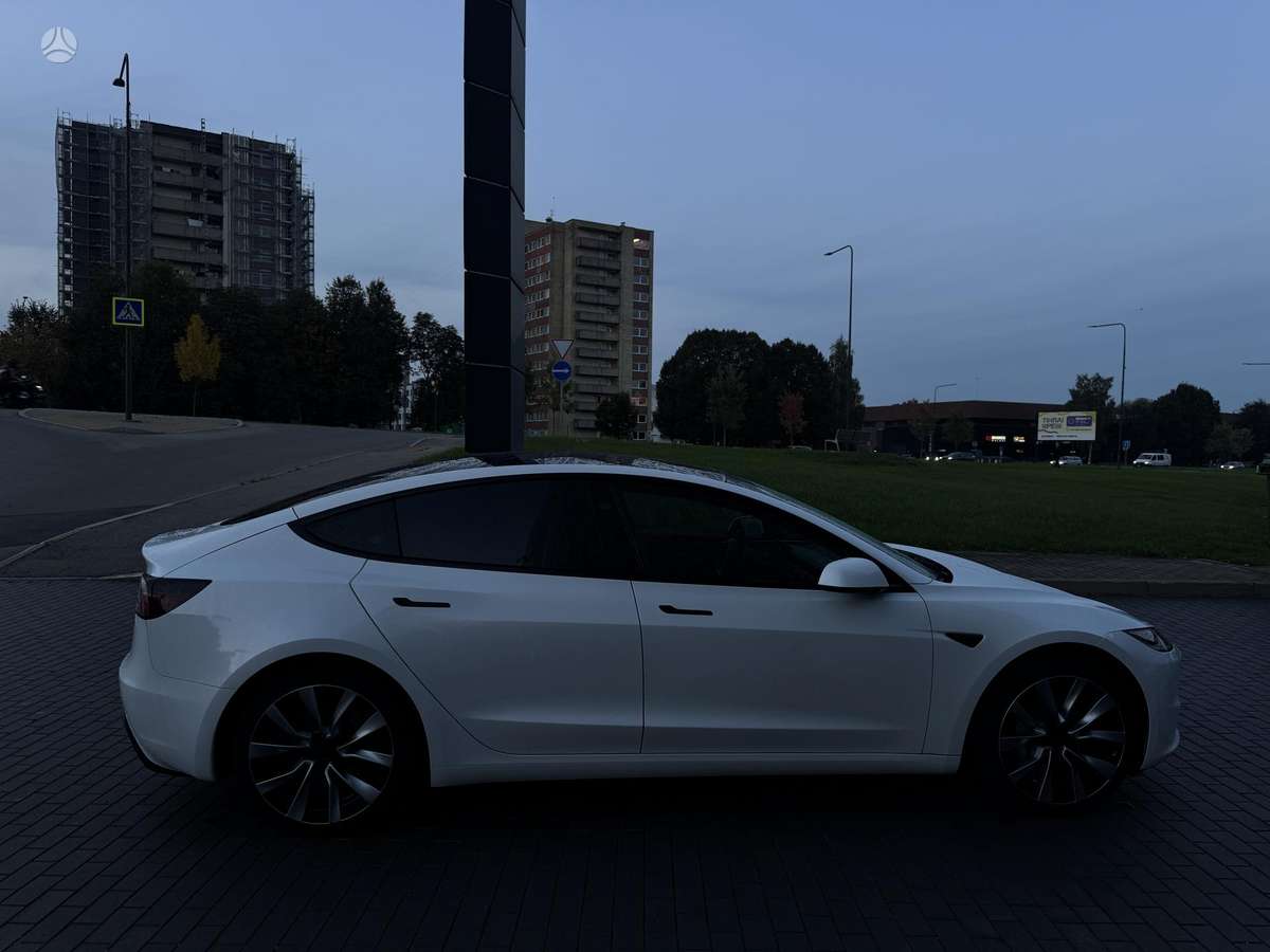 Tesla Model 3, 60 кВт·ч, Седан