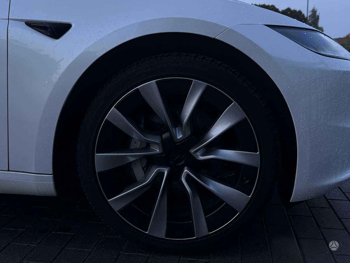 Tesla Model 3, 60 кВт·ч, Седан