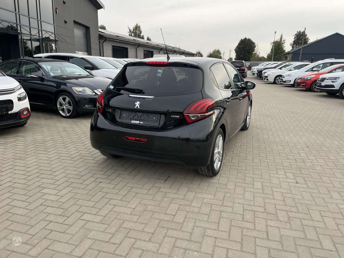 Peugeot 208, 1.2 l., Хэтчбек