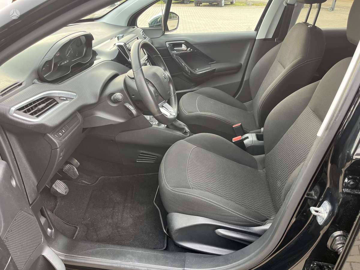 Peugeot 208, 1.2 l., Хэтчбек