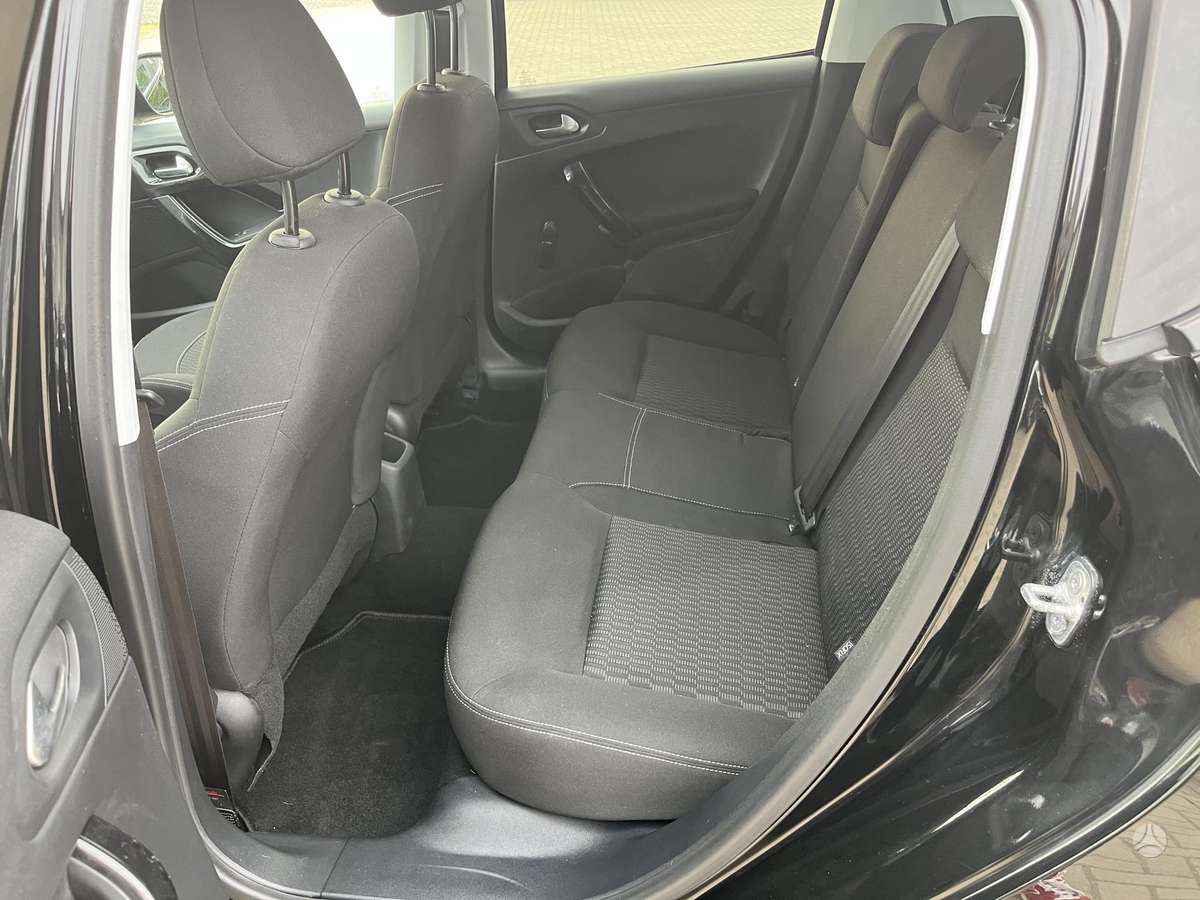 Peugeot 208, 1.2 l., Хэтчбек