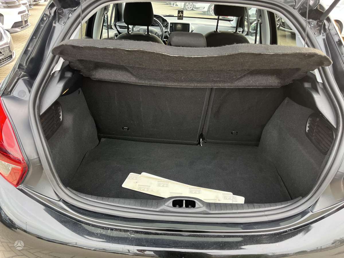Peugeot 208, 1.2 l., Хэтчбек